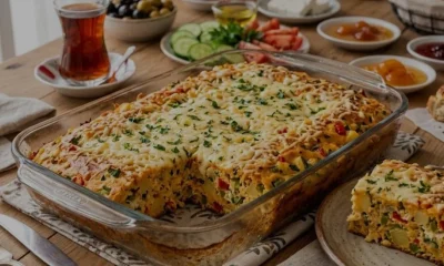 Pratik ve Doyurucu Peynirli Tepsi Çöreği Tarifi